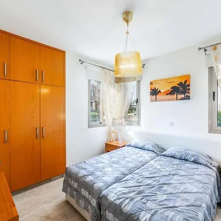 Villa Sleeps 8 With Air Con And Wifi